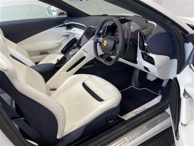صورة 13 لـ 2025 Ferrari ROMA SPIDER