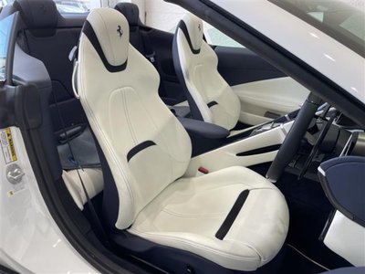 صورة 14 لـ 2025 Ferrari ROMA SPIDER