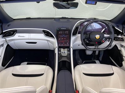 صورة 3 لـ 2025 Ferrari ROMA SPIDER