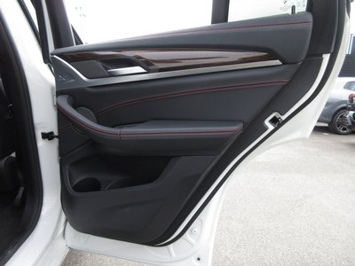 2023 BMW X4 thumbnail 33