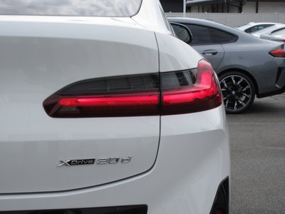 2023 BMW X4 thumbnail 25