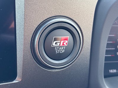 2025 Toyota GR YARIS — фото 35