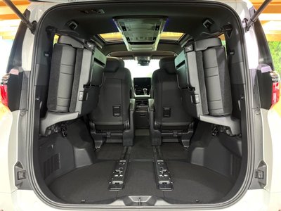 صورة 12 لـ 2025 Toyota ALPHARD