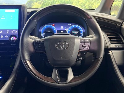 صورة 13 لـ 2025 Toyota ALPHARD