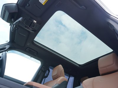 صورة مصغرة 36 لـ 2025 Lexus GX