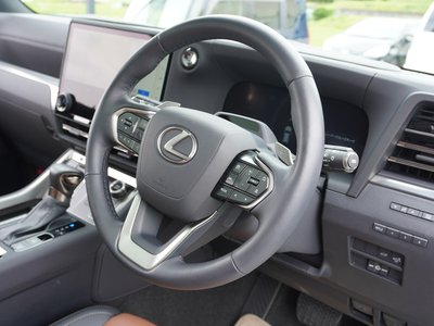 صورة مصغرة 73 لـ 2025 Lexus GX