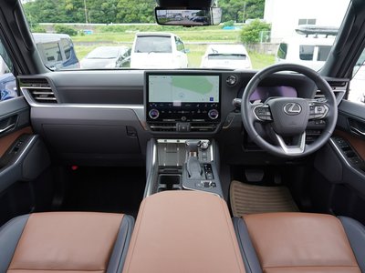 صورة مصغرة 40 لـ 2025 Lexus GX