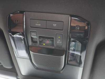 صورة مصغرة 35 لـ 2025 Lexus GX