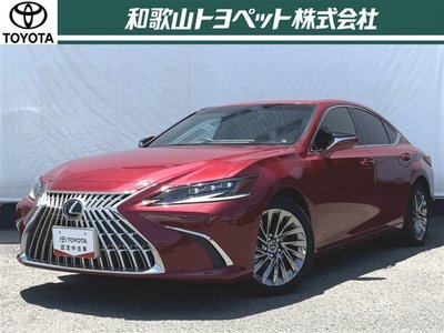 2024 Lexus ES photo 1