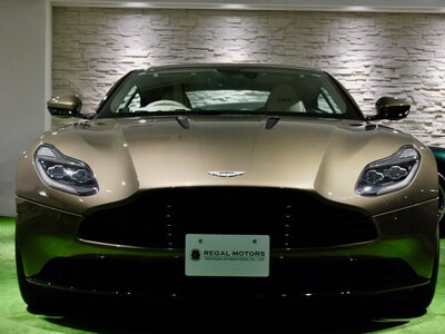 صورة 2 لـ 2017 Aston Martin DB11