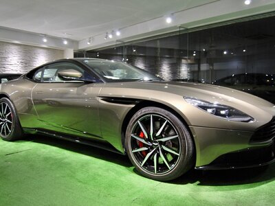 صورة 7 لـ 2017 Aston Martin DB11