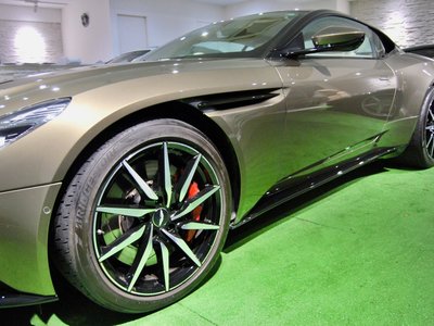 صورة 4 لـ 2017 Aston Martin DB11