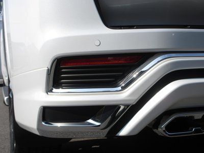 2025 Toyota LAND CRUISER 300 photo 13
