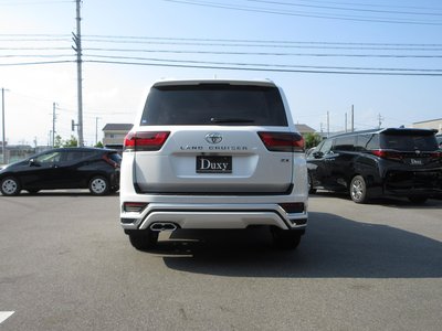 2025 Toyota LAND CRUISER 300 photo 14