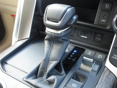 2025 Toyota LAND CRUISER 300 thumbnail 58