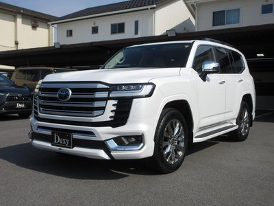 2025 Toyota LAND CRUISER 300 photo 8