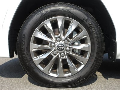 2025 Toyota LAND CRUISER 300 thumbnail 36