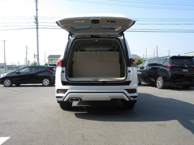 2025 Toyota LAND CRUISER 300 photo 15