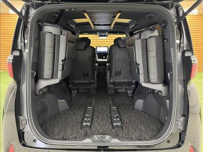 2025 Toyota ALPHARD photo 18