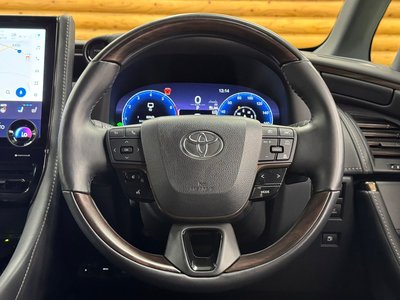 2025 Toyota ALPHARD photo 46