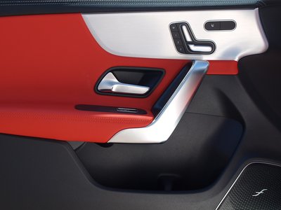 2025 Mercedes-BENZ CLA AMG thumbnail 18