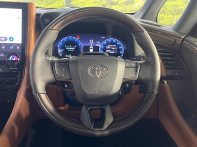 2026 Toyota VELLFIRE — фото 10