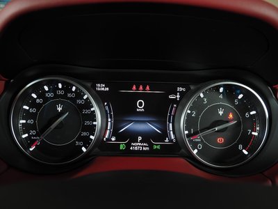 2022 Maserati LEVANTE — миниатюра 12