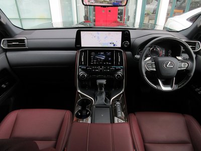 2024 Lexus LX photo 2