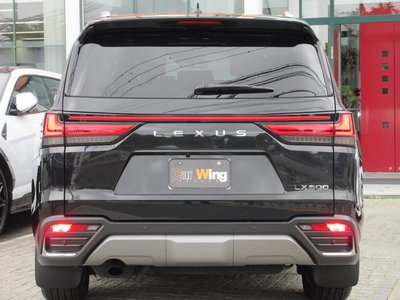2024 Lexus LX thumbnail 23