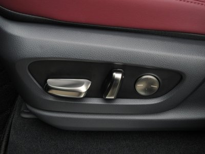 2024 Lexus LX thumbnail 39