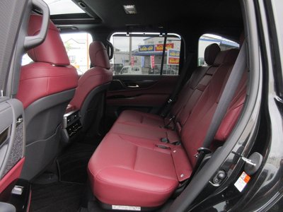 2024 Lexus LX thumbnail 34
