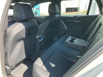 صورة مصغرة 37 لـ 2025 BMW 5 SERIES TOURING