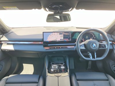 2025 BMW 5 SERIES TOURING 照片 9
