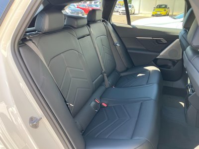 صورة مصغرة 33 لـ 2025 BMW 5 SERIES TOURING