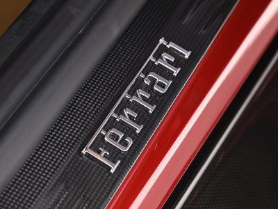 صورة 28 لـ 2024 Ferrari ROMA SPIDER