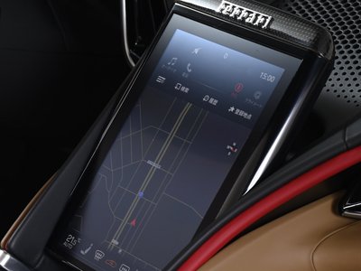 صورة 29 لـ 2024 Ferrari ROMA SPIDER