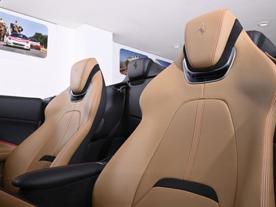 صورة 25 لـ 2024 Ferrari ROMA SPIDER