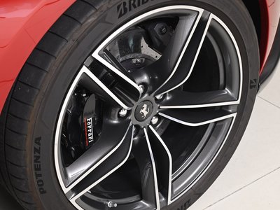 صورة 20 لـ 2024 Ferrari ROMA SPIDER