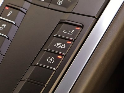 صورة مصغرة 101 لـ 2018 Porsche 911