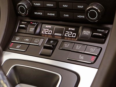 صورة مصغرة 98 لـ 2018 Porsche 911
