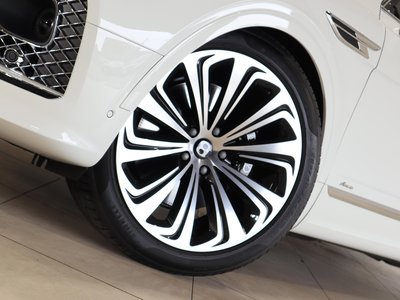 2023 Bentley BENTAYGA thumbnail 16
