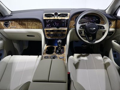 2023 Bentley BENTAYGA thumbnail 3