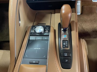 صورة 41 لـ 2017 Lexus LC