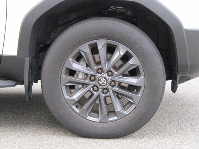 صورة 10 لـ 2024 Toyota LAND CRUISER 250