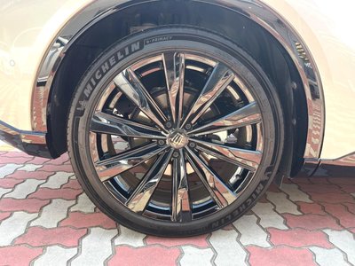 صورة 28 لـ 2023 Toyota CROWN SPORT