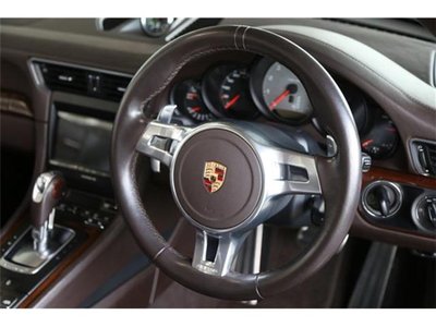 2012 Porsche 911 thumbnail 17