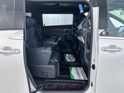 صورة 20 لـ 2025 Toyota ALPHARD