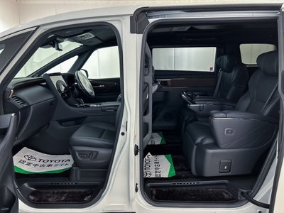 صورة 12 لـ 2025 Toyota ALPHARD