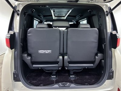 صورة 17 لـ 2025 Toyota ALPHARD