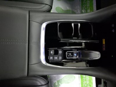 صورة 40 لـ 2025 Toyota ALPHARD